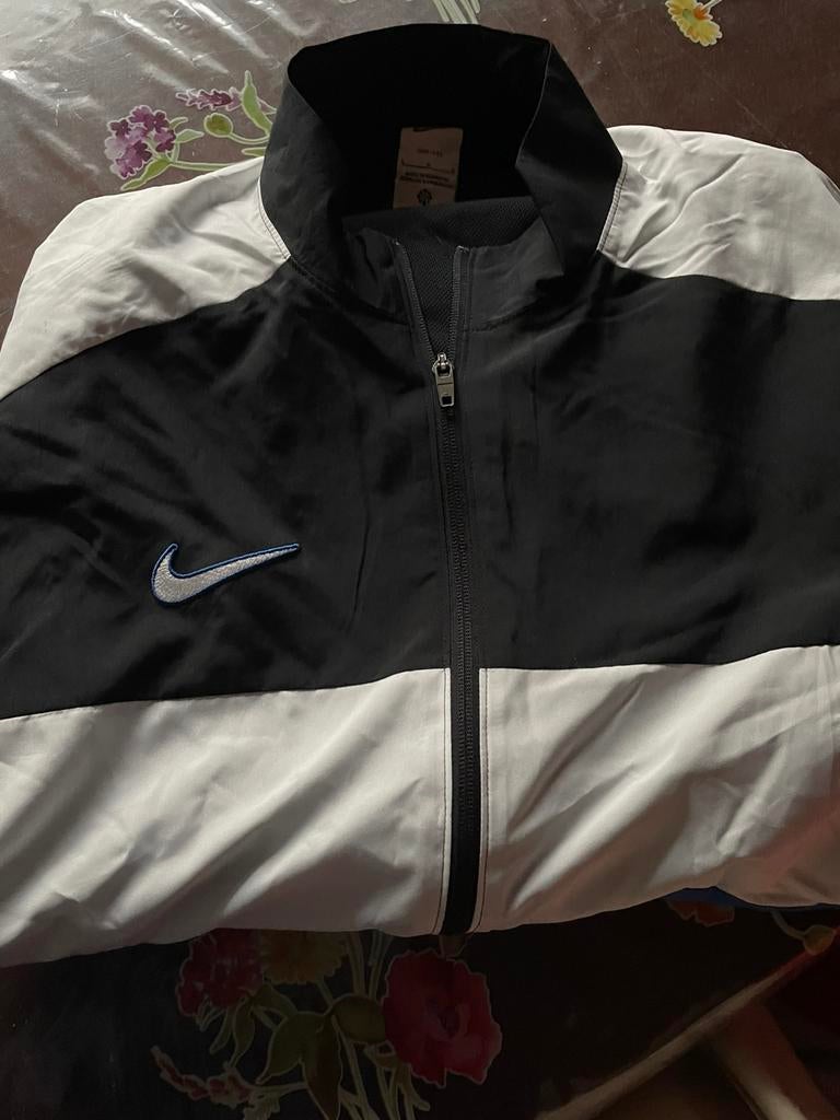 Training complet nike taille L porter 1fois, Vêtements | Hommes, Enlèvement, Comme neuf