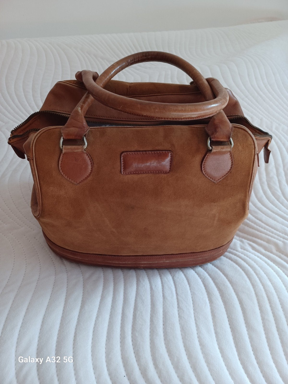 DELVAUX Sac vintage GM fauve siglé, Verzenden