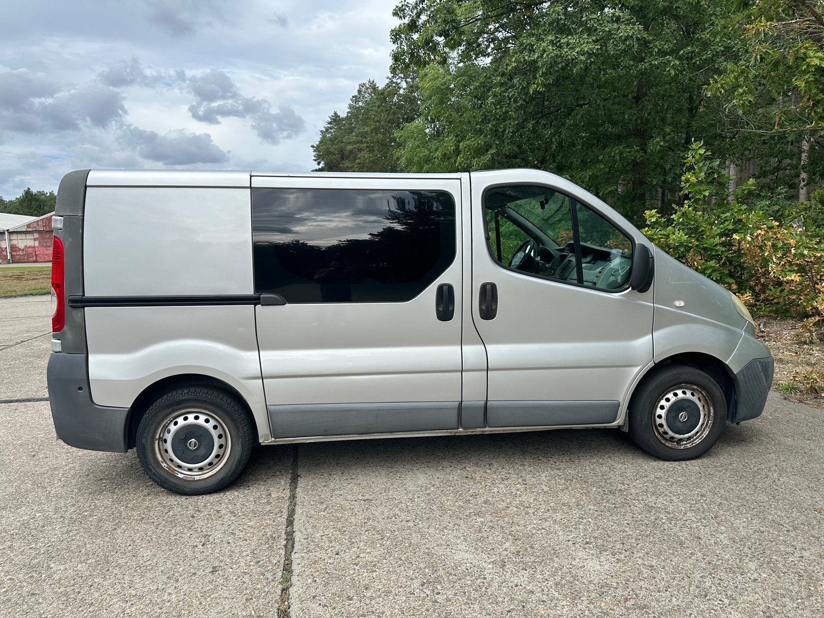 Nissan Primastar 2.0 dCi 29 L1H| DUBBELE CABINE, Auto's, Voorwielaandrijving, Euro 5, Stof, 1995 cc