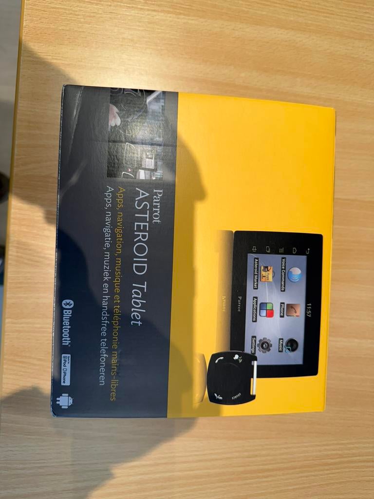 Parrot Asteroid Tablet, Auto diversen, Carkits, Ophalen of Verzenden, Zo goed als nieuw
