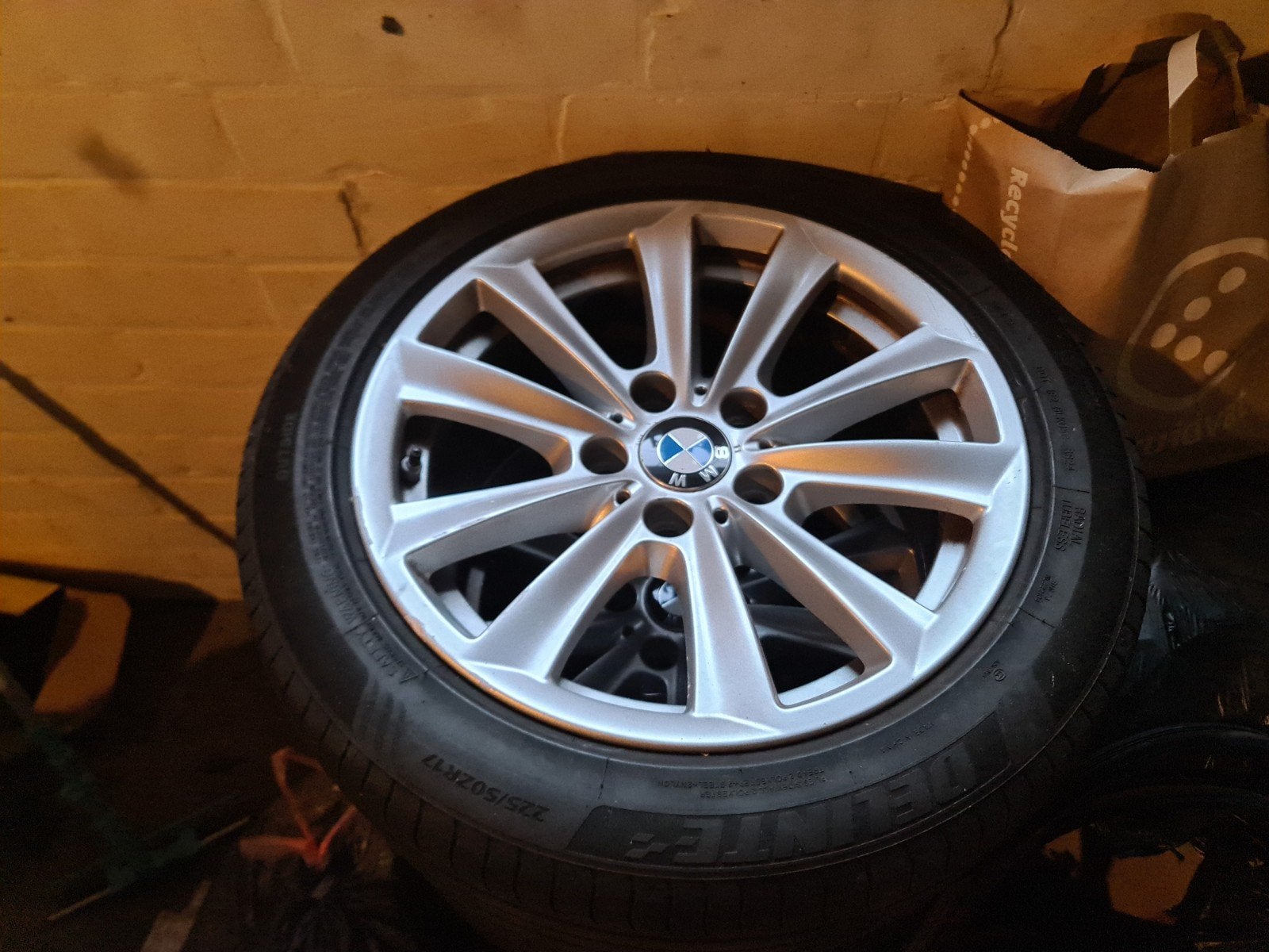 bmw velg 3 seri banden zijn nog goed geen krome velgen, Auto-onderdelen, Ophalen of Verzenden, Gebruikt, Personenwagen, Band(en)