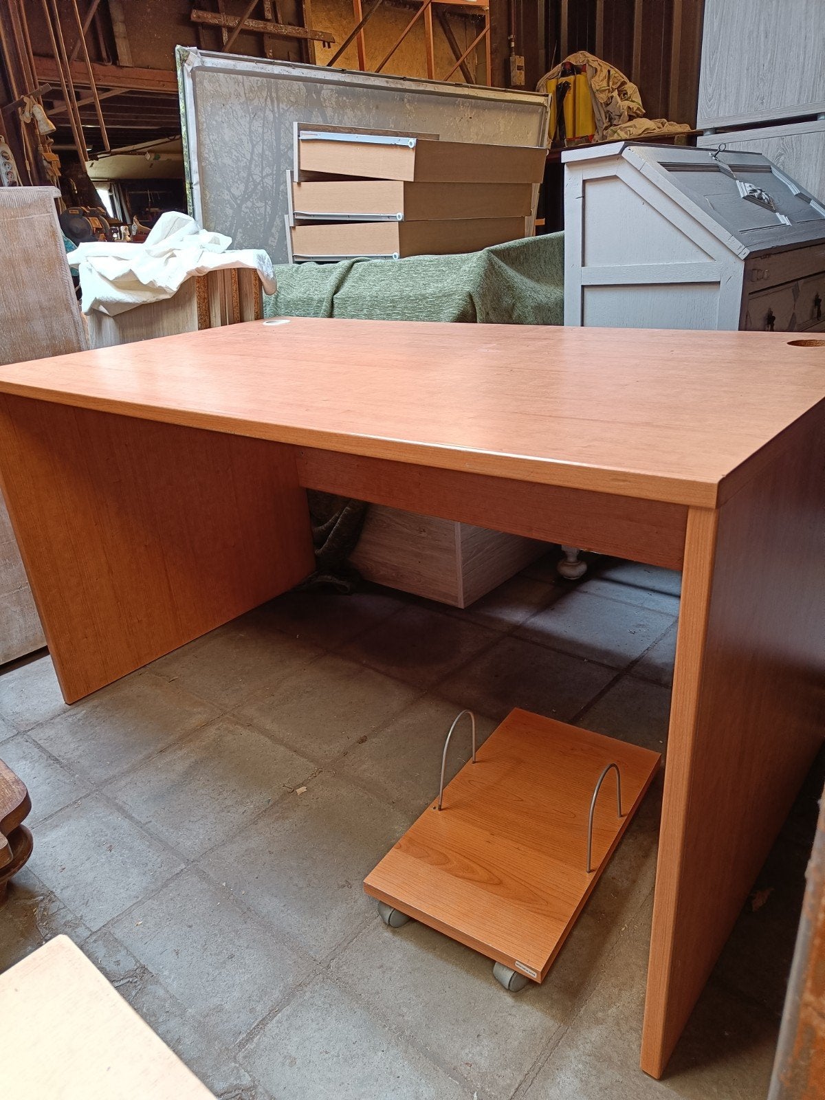 Bureau met laden-blok ( geen IKEA), Huis en Inrichting, Ophalen, IKEA