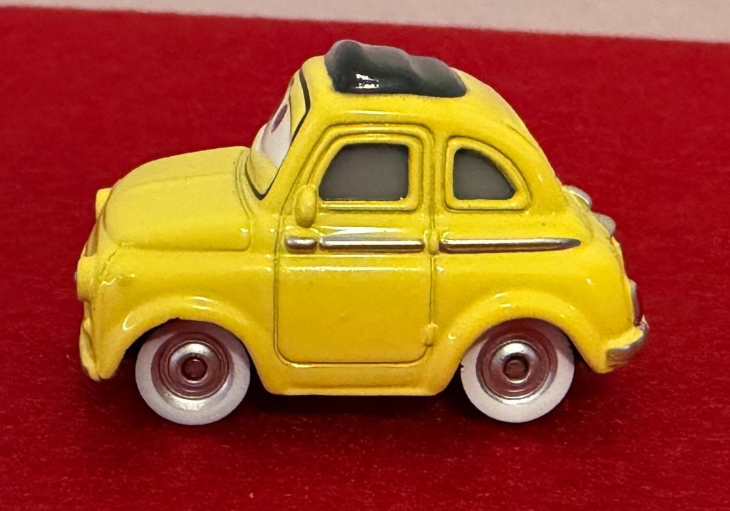 Disney Cars Luigi Die Cast 1:55, Ophalen of Verzenden, Nieuw, Auto