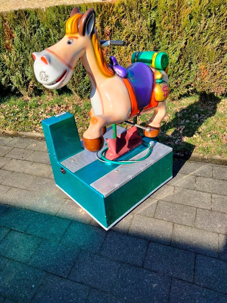Hobbelpaardje, Ophalen, Zo goed als nieuw