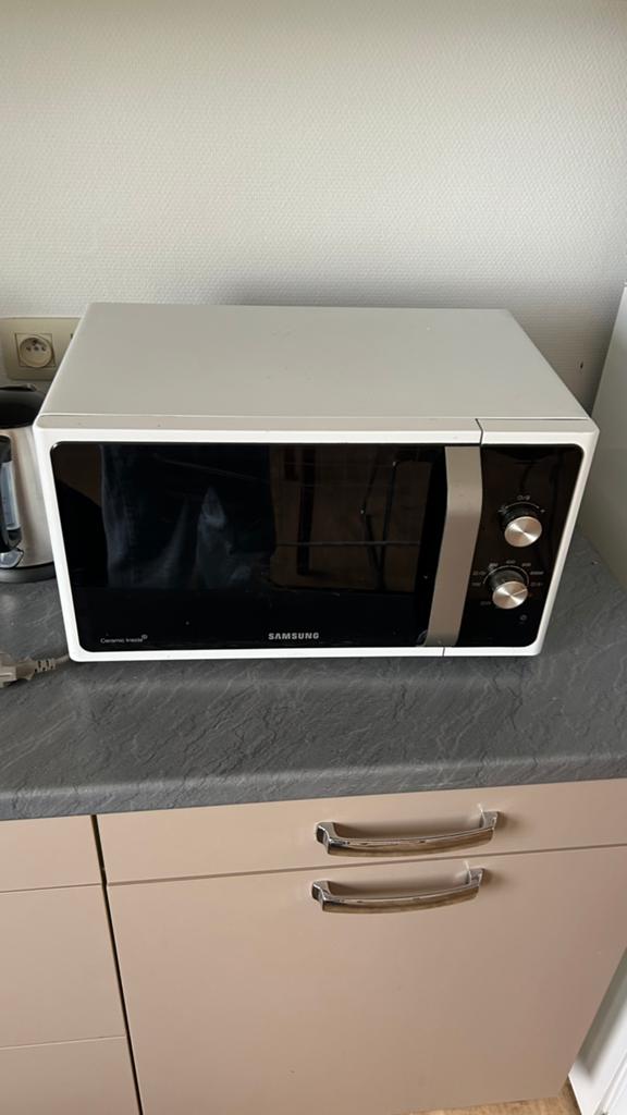 Micro onde samsung, Comme neuf, Enlèvement, À Poser, Micro-ondes