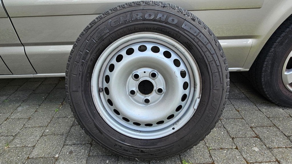 16 inch Volkswagen Transporter winterbanden + velgen, Ophalen, 16 inch, Banden en Velgen, Winterbanden