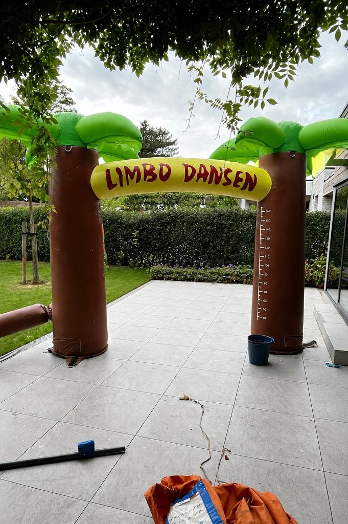 Limbo Dansen JB Inflatables, Enlèvement