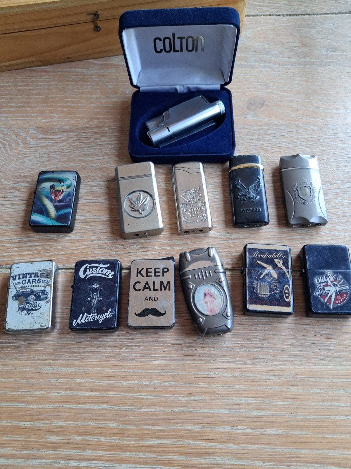 Aanstekerset, Verzamelen, Rookartikelen, Aanstekers en Luciferdoosjes