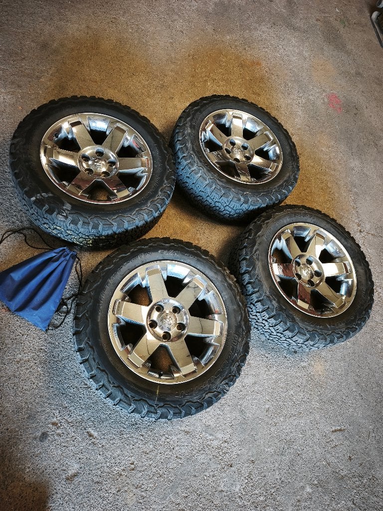 Wielen en banden van Dodge ram, Auto-onderdelen, Banden en Velgen, Ophalen, 275 mm, All Season, Band(en)