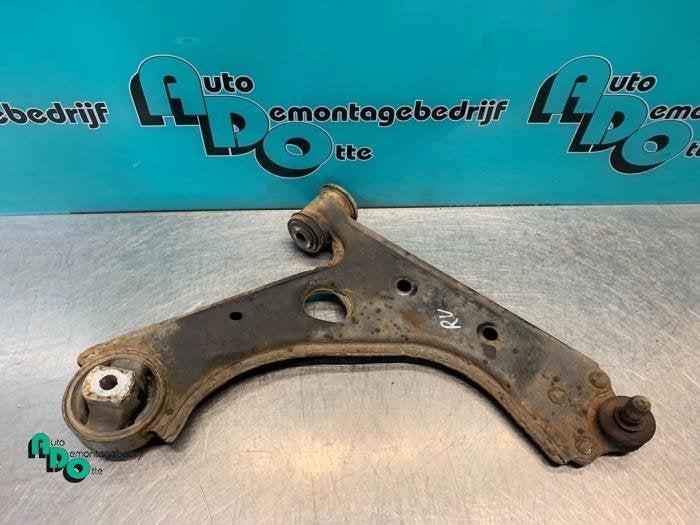 Bras de suspension avant droit d'un Fiat Punto Grande (Punto, -, 3 mois de garantie, Utilisé, Fiat