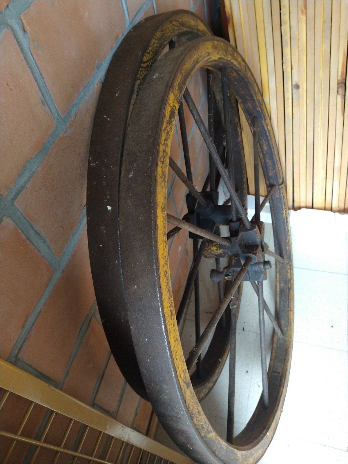 Set ijzeren wielen met hout,diameter 100 cm, Antiek en Kunst, Ophalen