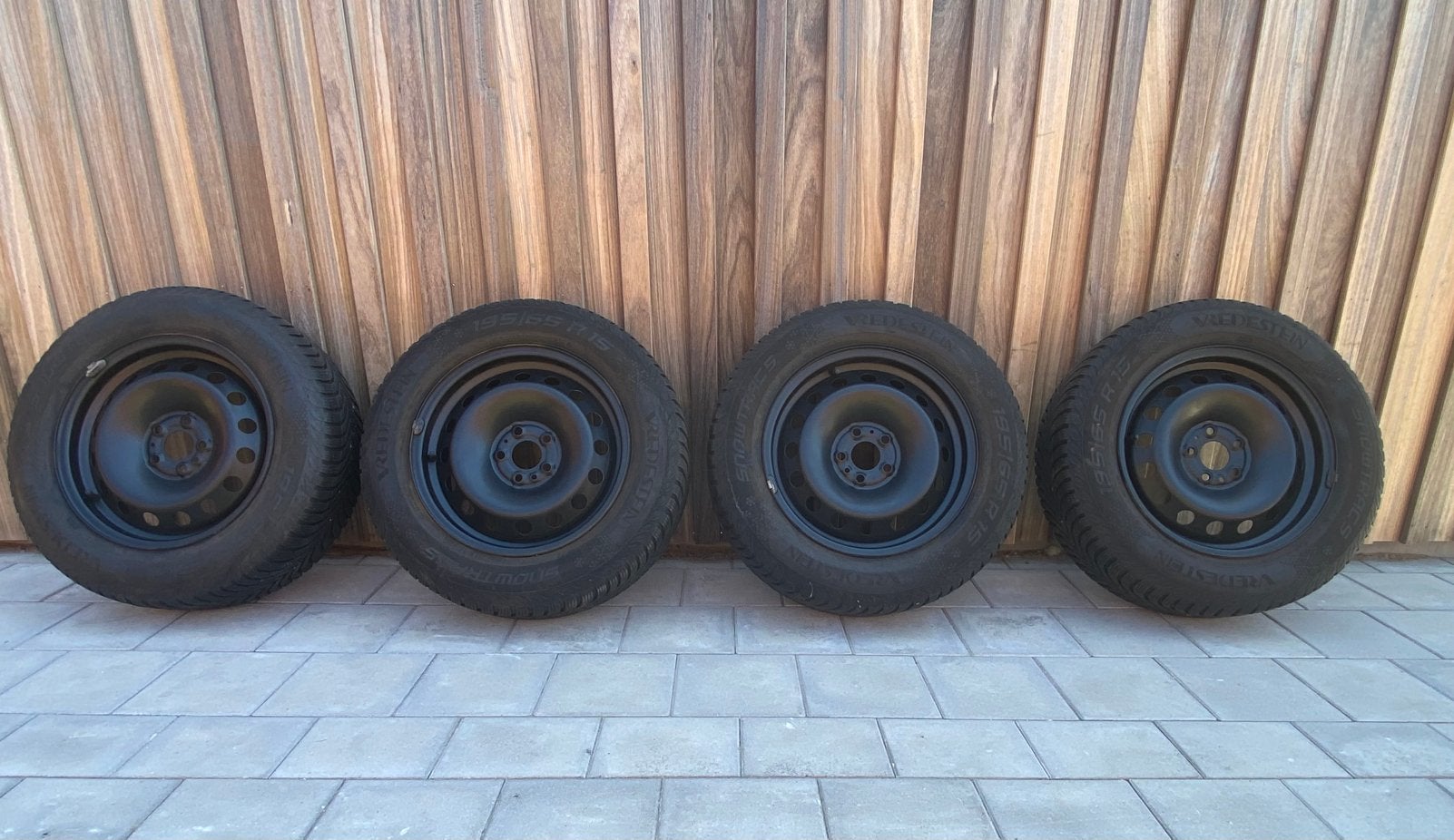 OPEL VELGEN (NIEUWE VREDESTEIN BANDEN “15”), Auto-onderdelen, Banden en Velgen, Ophalen, 15 inch, Band(en)
