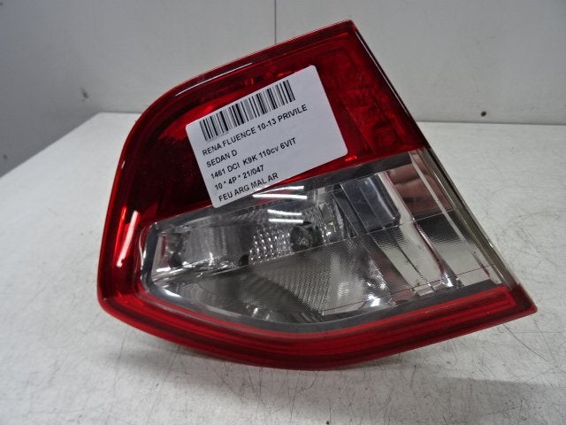 ACHTERLICHT LINKS ACHTERKLEP Fluence (LZ) (265550041R), Gebruikt, Renault