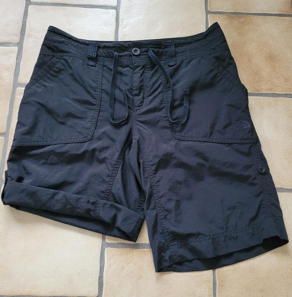 Belle marque de bermuds/shorts The North Face, 8/36, Enlèvement ou Envoi, Noir