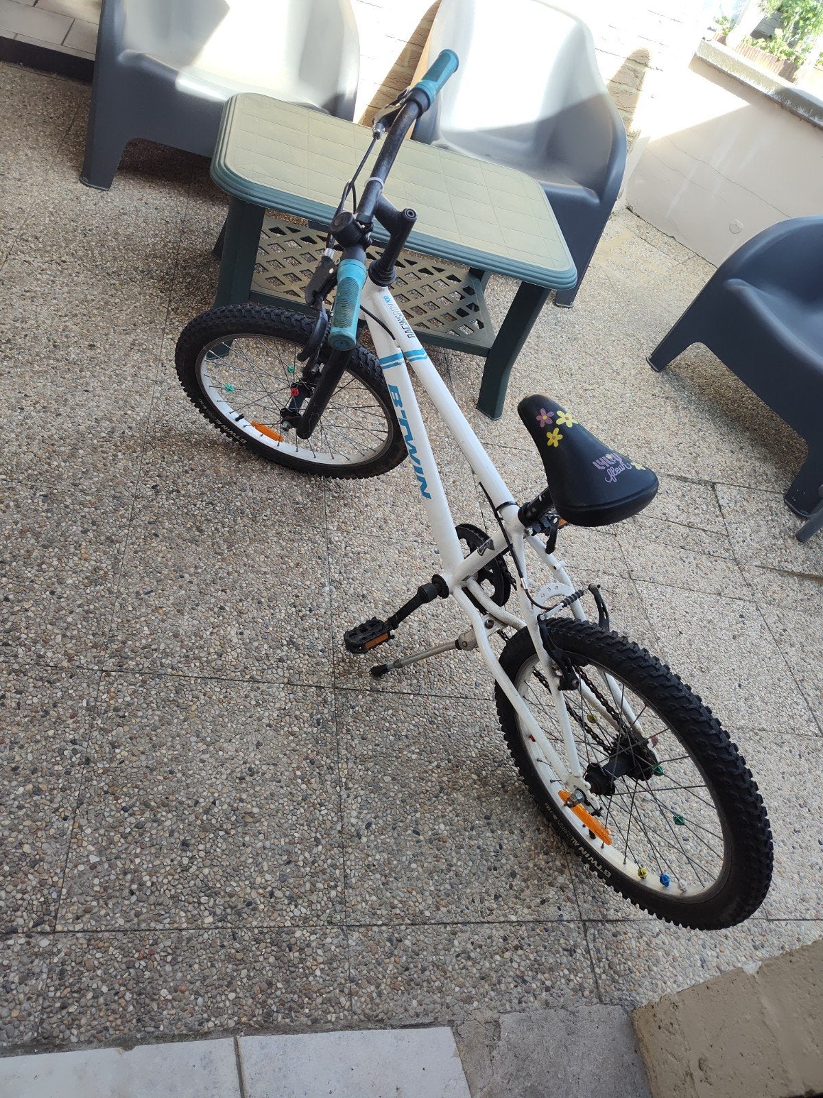 Vélos fille, Enlèvement