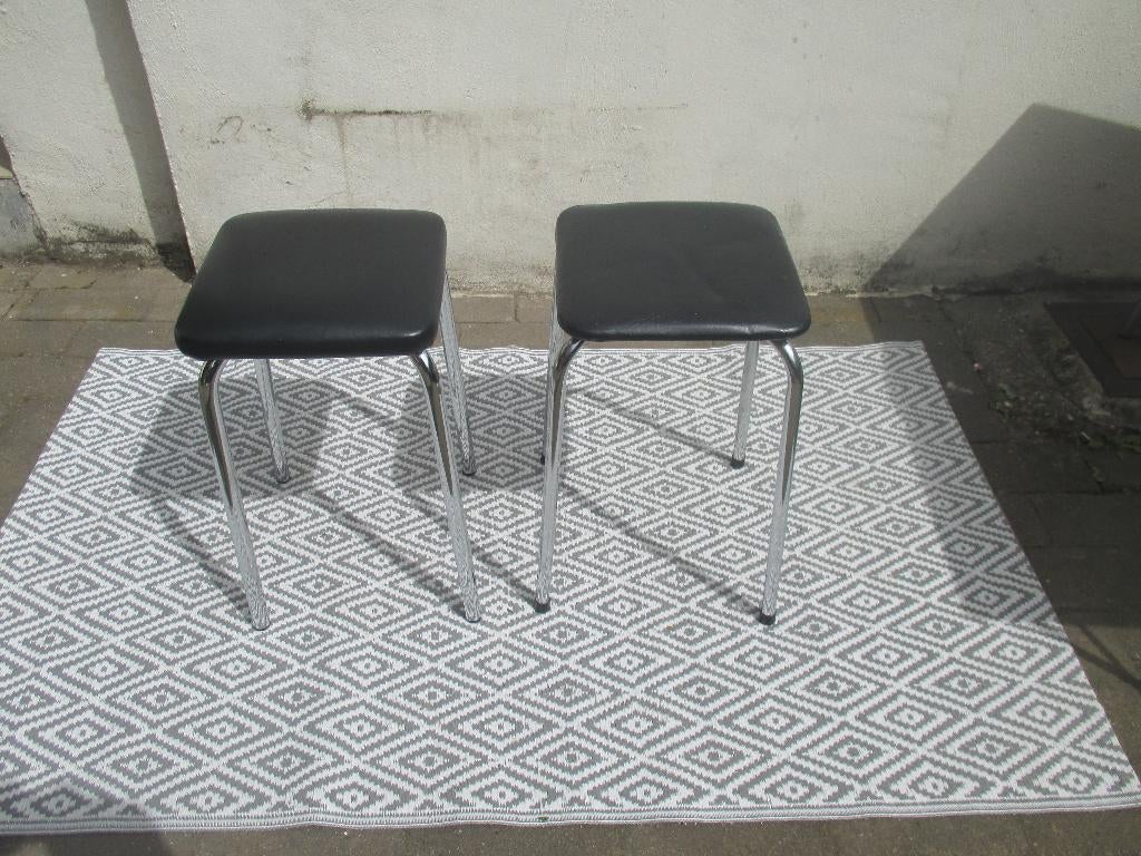 2 beau tabourets vintage, Ophalen