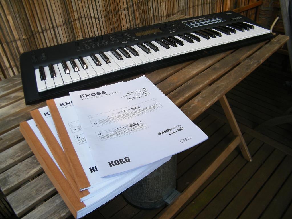 Korg Kross 2, Muziek en Instrumenten, Synthesizers, Ophalen of Verzenden, Zo goed als nieuw, 61 toetsen, Korg