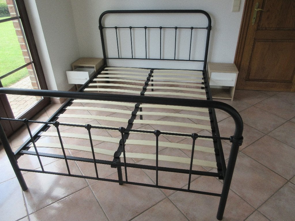 Nouveau lit + nouveau matelas + 2 commodes, Maison & Meubles, Chambre à coucher | Matelas & Sommiers, Neuf, Matelas, 140 cm, Enlèvement
