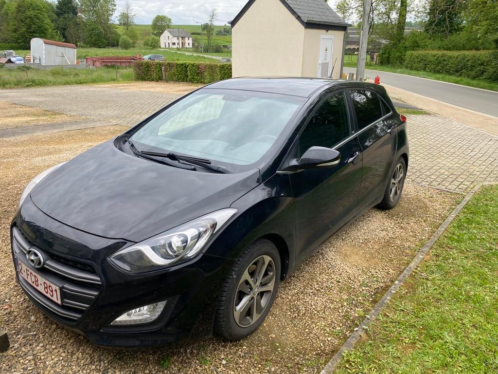 Hyundai i30 noir 73000km, Autos, Hyundai, Achat, Euro 6, Carnet d'entretien, 5 portes