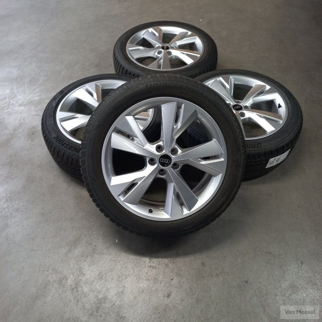 Audi Q4 Bridgestone Blizzak LM005 235/50/R20 - 255/45/R20 10, Gebruikt, 255 mm, -, -
