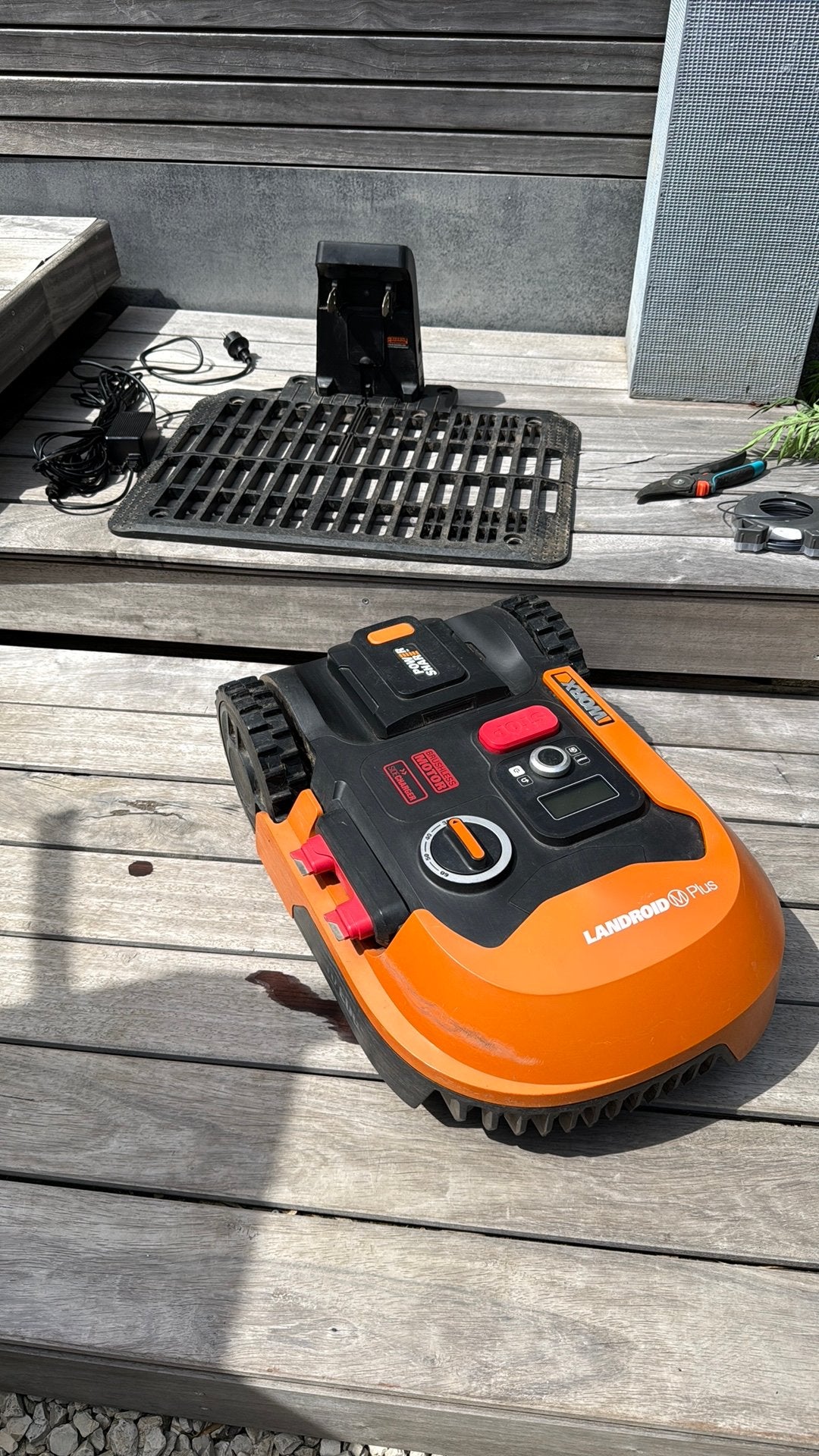 Tondeuse robot Worx Landroid M Plus, Enlèvement, Comme neuf