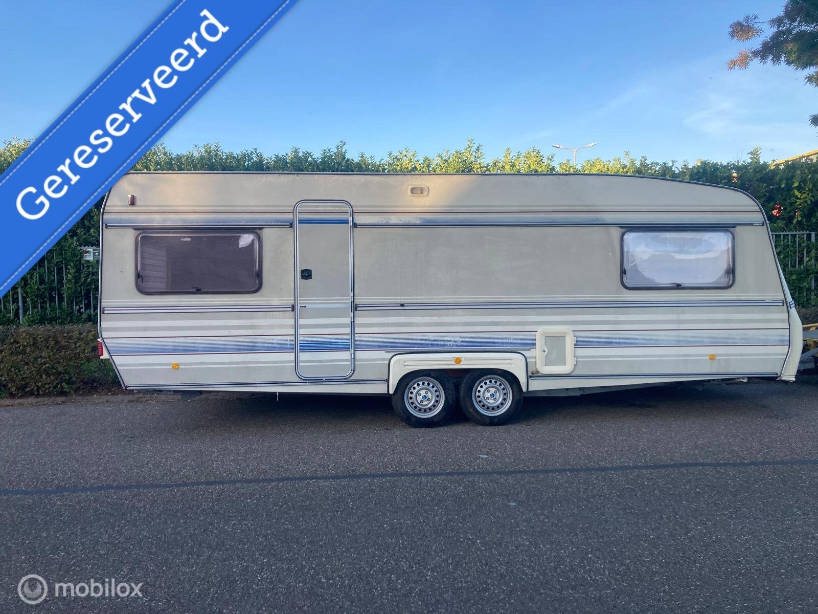 Wilk de Luxe 595 3 Dubbelasser 2 enkele bedden, Caravans en Kamperen, Wilk, 7 tot 8 meter, Wilk, Particulier