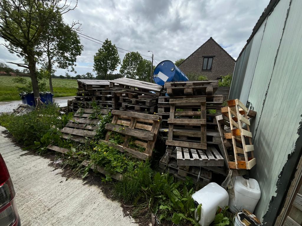 +/- 35 Paletten, Ophalen, Gebruikt