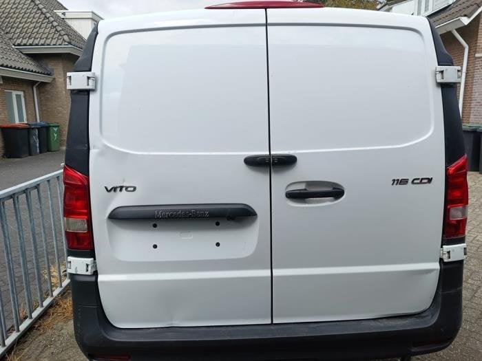 Achterdeur Bus-Bestelauto van een Mercedes Vito (9147), Gebruikt, -, Deur, Ophalen of Verzenden