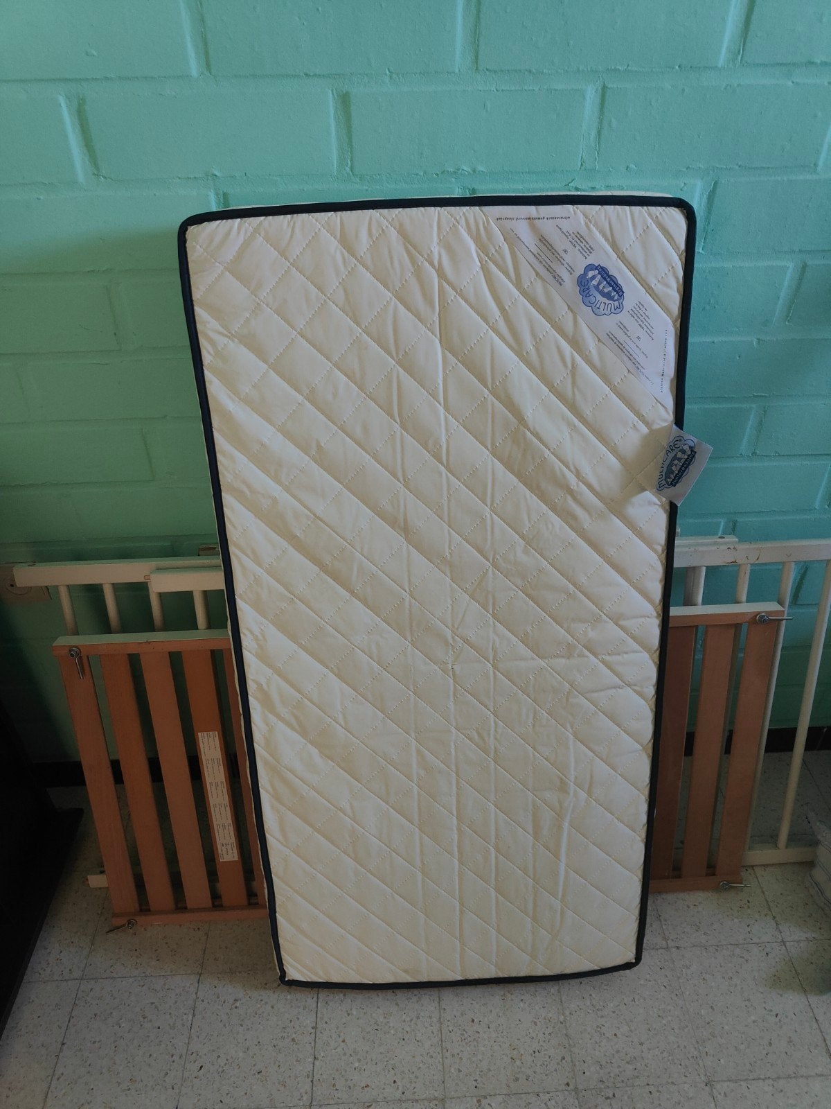 baby/ kinderbedje + Matras multicare, Enlèvement, Matelas