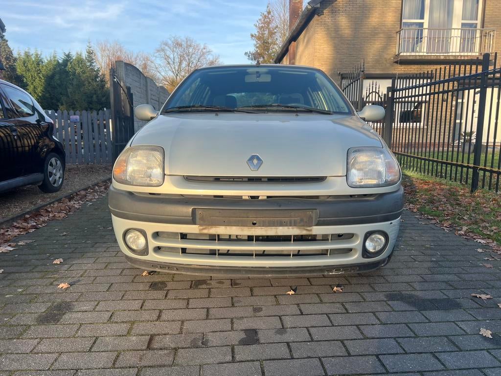 Renault Clio bj -2000 1.2 benzine 43 kw, Auto's, Stof, Zwart, Bedrijf, 5 deurs