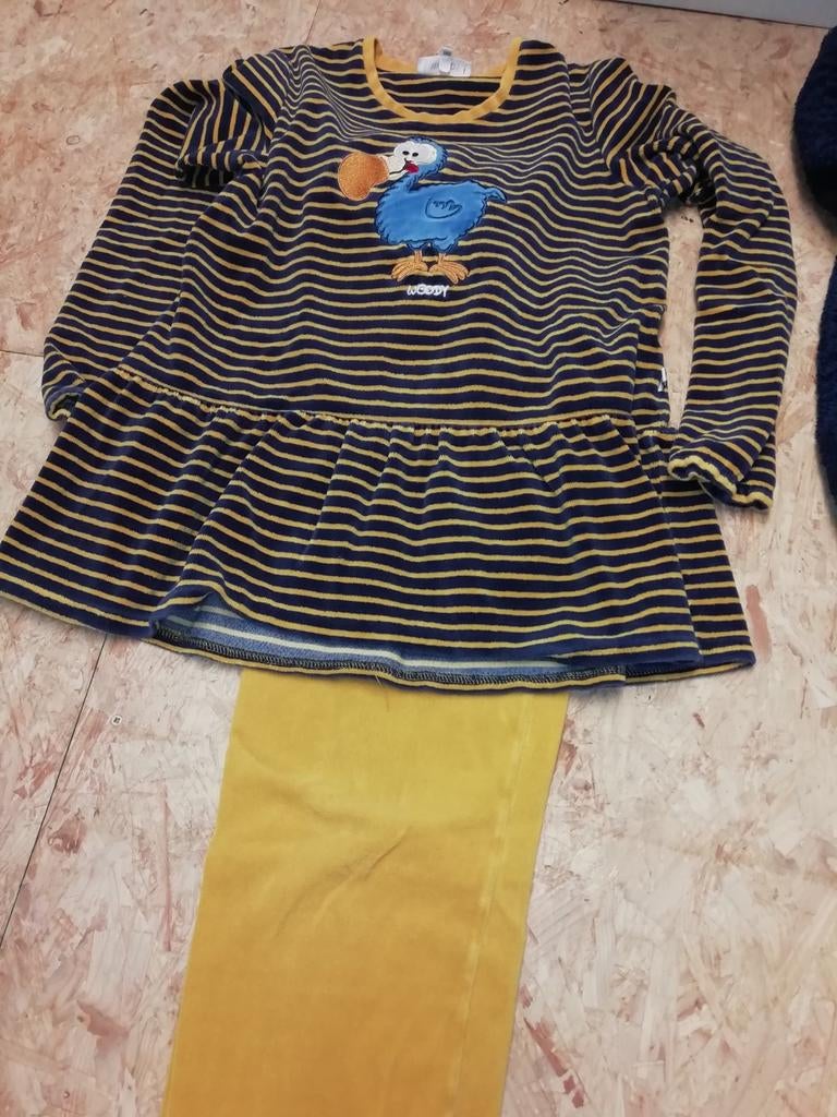 Pyjama velours Woods m 152, Enfants & Bébés, Enlèvement ou Envoi, Comme neuf, Vêtements de nuit ou Sous-vêtements, Fille