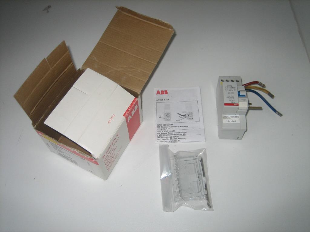 TE KOOP: ABB vierpolige differentieelschakelaar D74 - nieuw, Doe-het-zelf en Bouw, Ophalen, Nieuw, Schakelaar