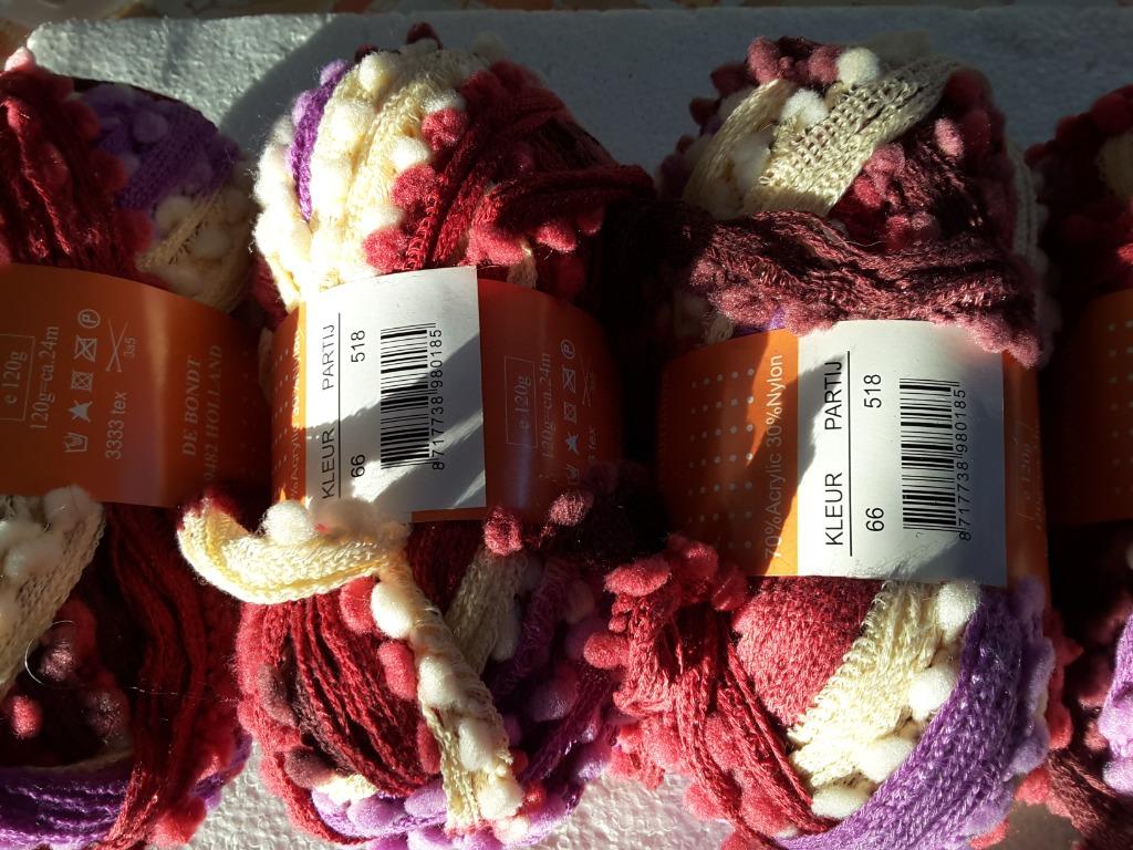 Ariana Pompon wol met crème-bordeaux pailletten (66, Ophalen of Verzenden, Nieuw, Breien, Naald