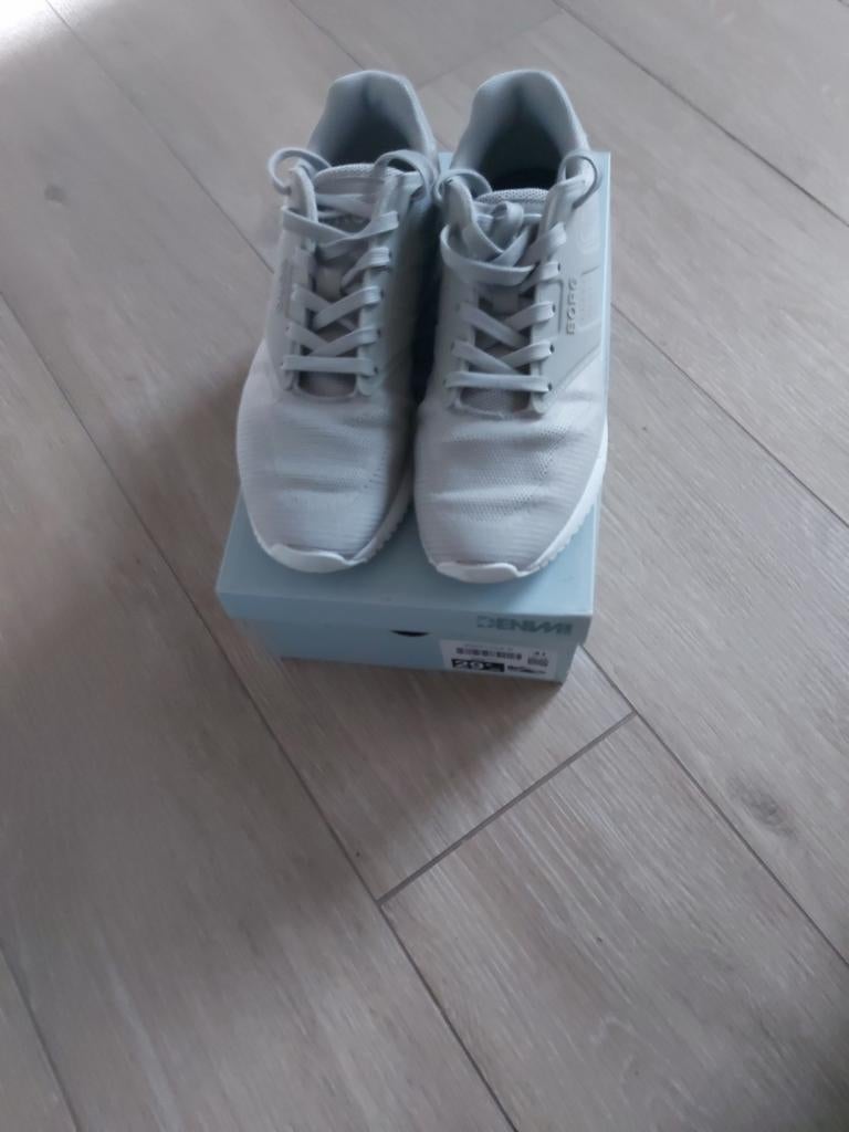 Chaussures de sport grises, Vêtements | Hommes, Enlèvement, Comme neuf, Chaussures de sport