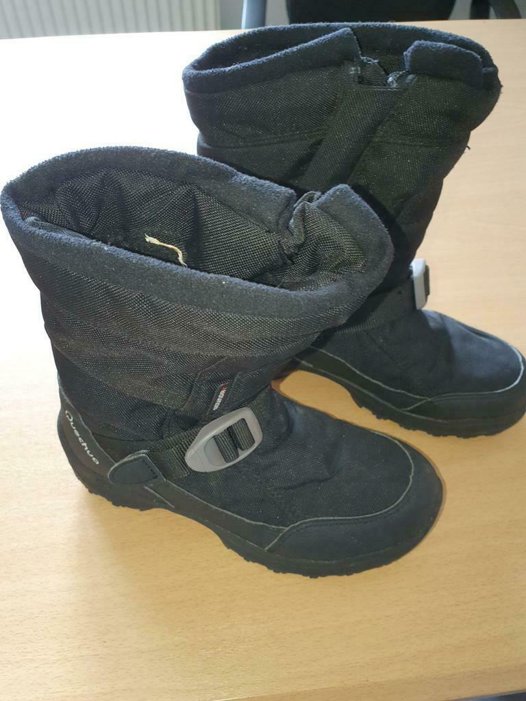 zwarte laarzen met pels in - Quecha - maat 34, Kinderen en Baby's, Kinderkleding | Schoenen en Sokken, Ophalen, Quechua, Jongen of Meisje