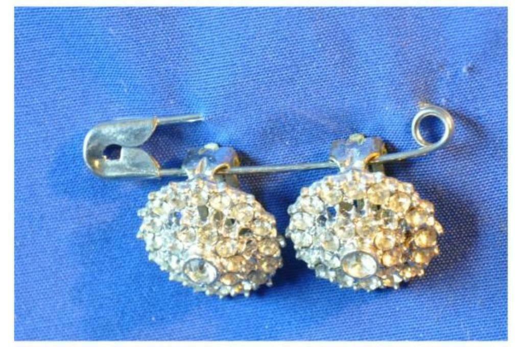 §  paire de boucles d'oreilles clip (n9), Enlèvement ou Envoi, Utilisé, Autres matériaux, Avec strass