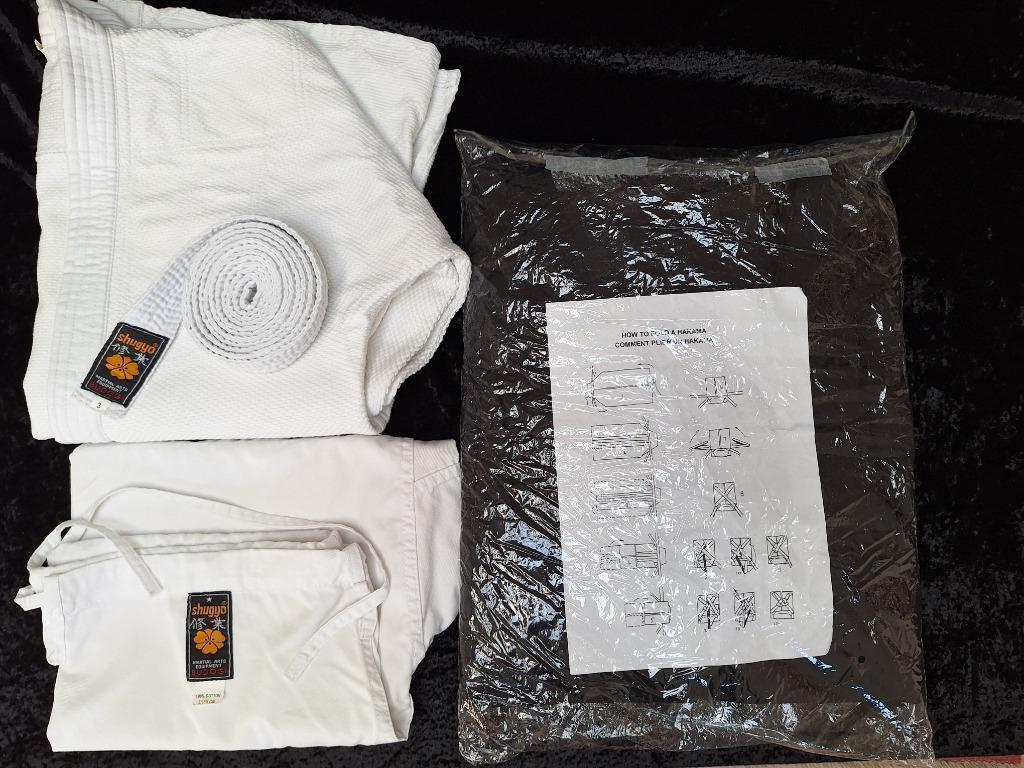 Hakama et/ou Kimono blanc pour pratique Aikido, Enlèvement, Comme neuf, Aïkido, Vêtements d'arts martiaux