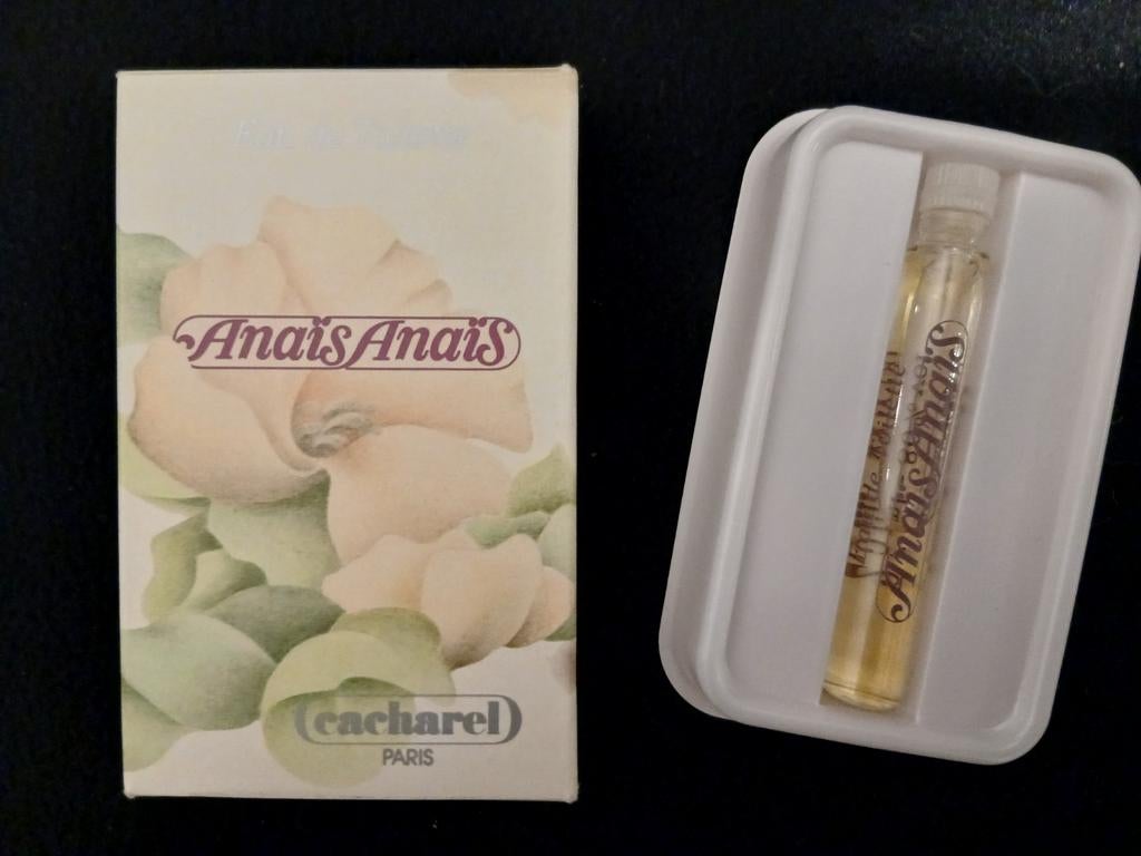 Voorbeeld van een vintage parfum, Verzamelen, Ophalen of Verzenden, Gevuld