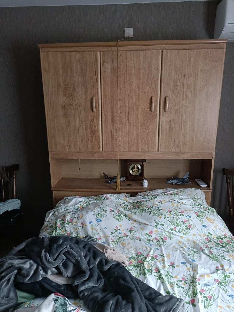 Houten slaapkamer, Ophalen, Twijfelaar