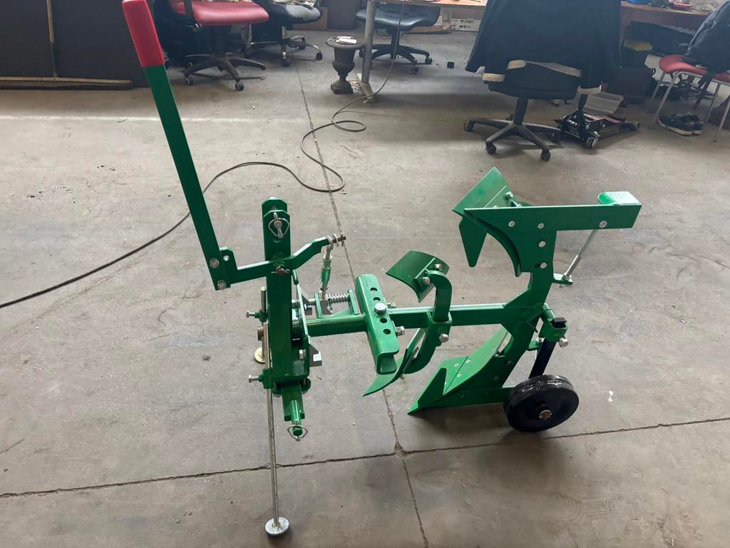 Charrue pour micro tracteur  neuve jamais servie, Ophalen of Verzenden, Zo goed als nieuw