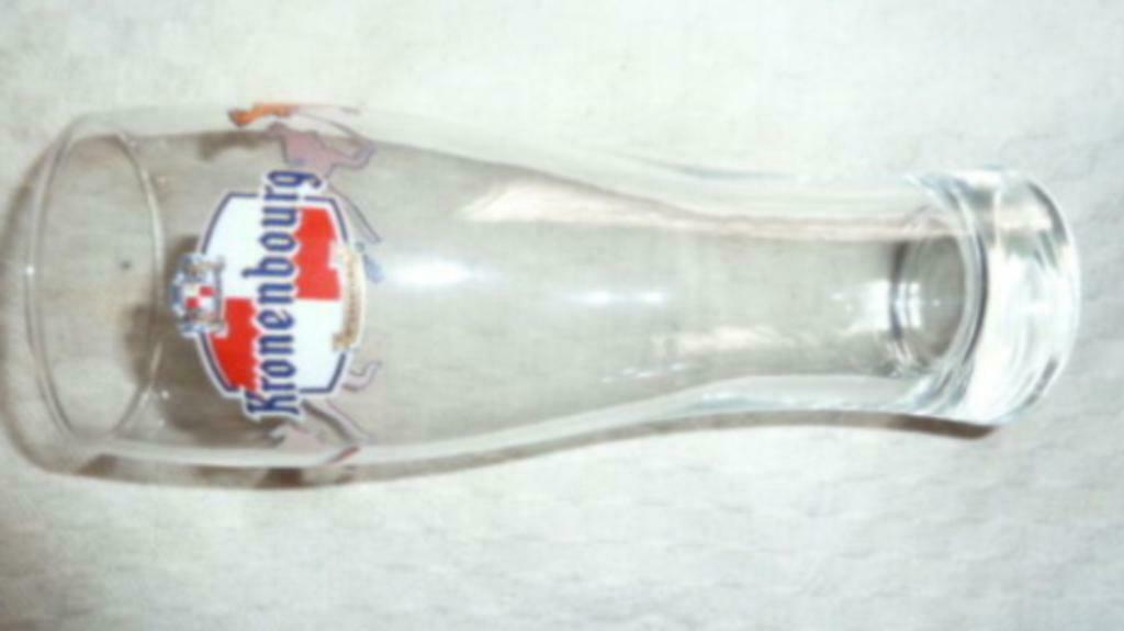 #A bier glas KRONENBOURG ' kangoeroe's rondom het glas ', Ophalen of Verzenden, Nieuw, Bierglas