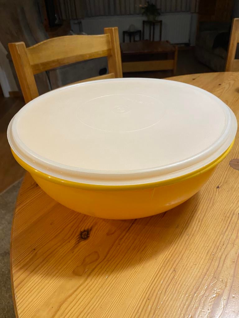 Grote mengkom + 3 voorraad dozen, Huis en Inrichting, Ophalen, Gebruikt, Geel, Bak of Kom