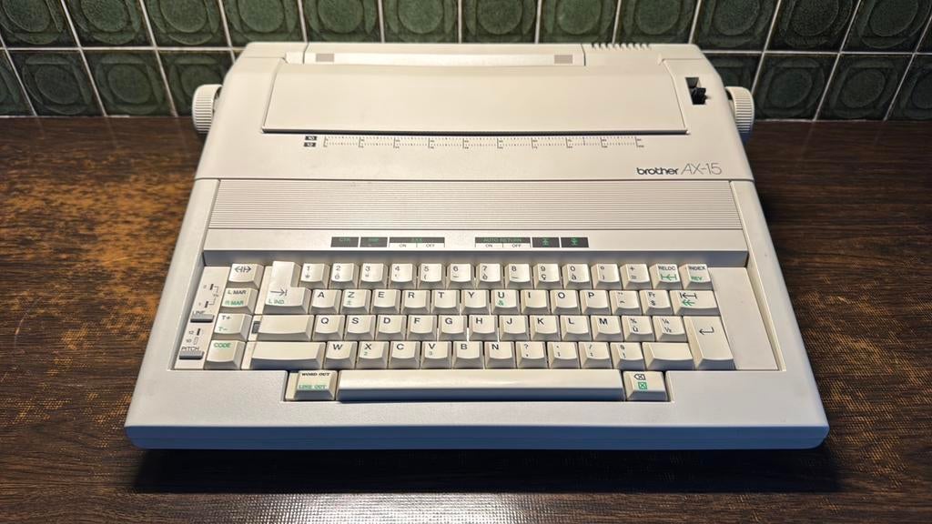 Electrische typemachine Brother AX-15, Ophalen