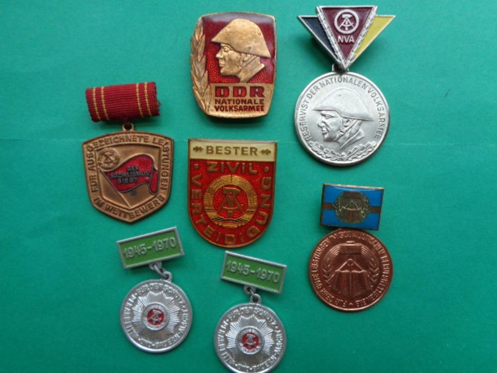 NVA / DDR pins + medailles aan 10 € / stuk, zeldzamere exemp, Enlèvement ou Envoi, Autres, Emblème ou Badge