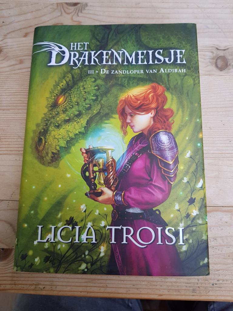 Licia Troisi - Het Drakenmeisje 3 : De zandloper van Aldibah, Boeken, Kinderboeken | Jeugd | 13 jaar en ouder, Zo goed als nieuw