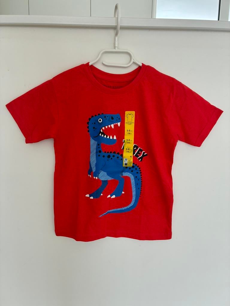 Nouveau t-shirt Primark taille 116, Neuf, Garçon, Enlèvement ou Envoi, Chemise ou À manches longues