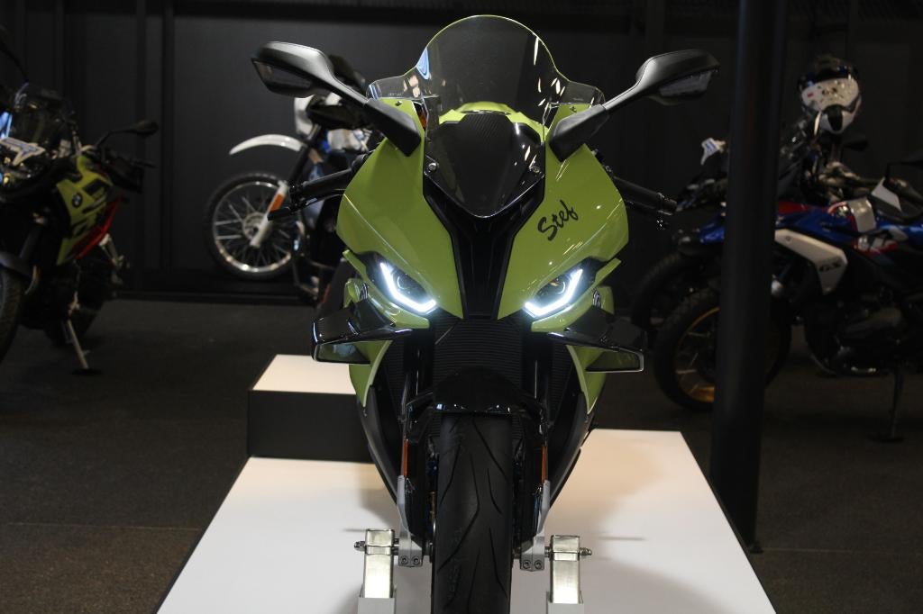 BMW M 1000 RR - 50Y Edition uit Privécollectie -, Motoren, Motoren | BMW, 4 cilinders, Motorrijbewijs A, Handvatverwarming, Bedrijf