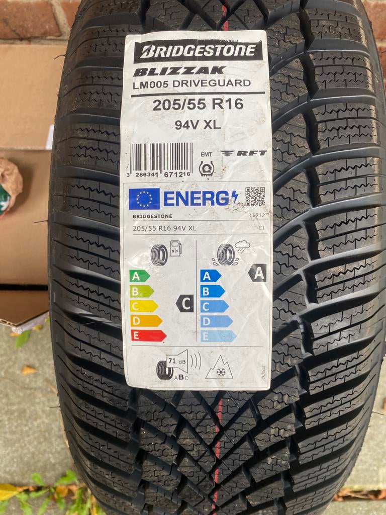 205/55/R16 94V XL winterbanden, Ophalen, 16 inch, Nieuw, Band(en)