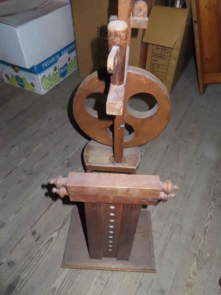 Retro spinnewiel - uit oorlog 1940-45, Ophalen, Gebruikt, Spinnewiel