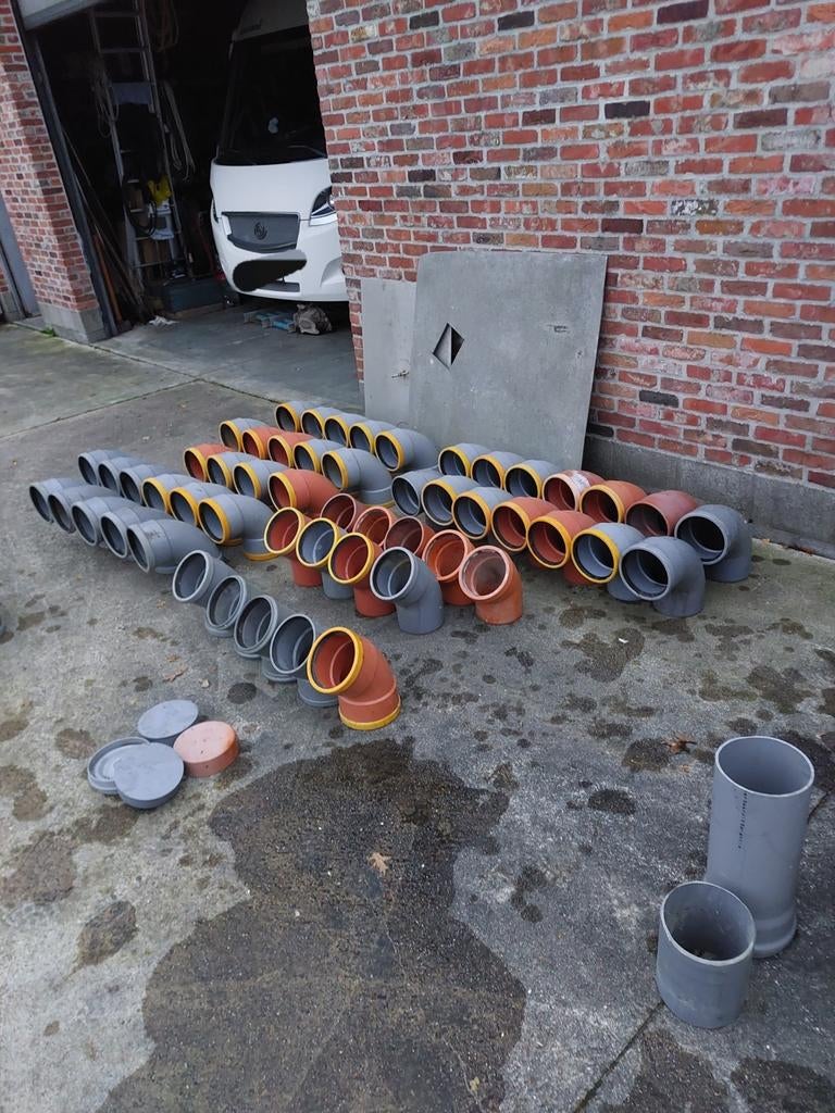 Pvc diameter 160 en 315 + hulpstukken en buizen, Doe-het-zelf en Bouw, Buizen en Afvoer, Ophalen, PVC, Bochten